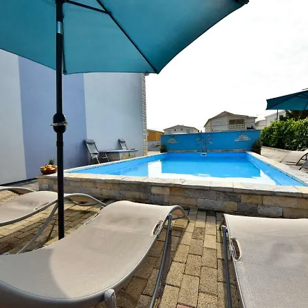 Apartmán Lamesic-3 *